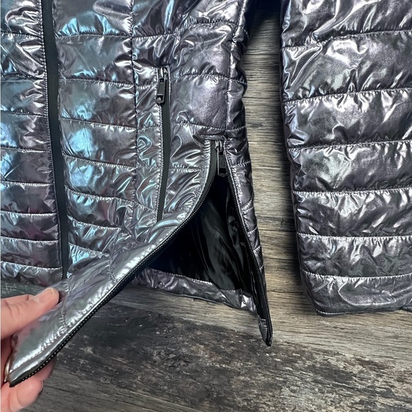 White Mark Metallic Puffer Jacket with Quilted Design Womens Size Medium - Picture 10 of 12